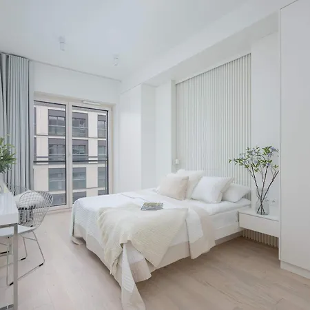 Appartement Lux Skyline Mennica With Parking And Ac By Renters Prestige Warschau