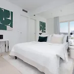 Lux Skyline Mennica With Parking And Ac By Renters Prestige
