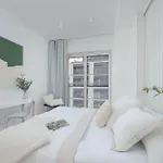 Lux Skyline Mennica With Parking And Ac By Renters Prestige アパート *