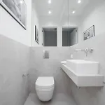 アパート Lux Skyline Mennica With Parking And Ac By Renters Prestige ワルシャワ