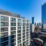 Lux Skyline Mennica With Parking And Ac By Renters Prestige アパート