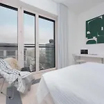アパート Lux Skyline Mennica With Parking And Ac By Renters Prestige ワルシャワ