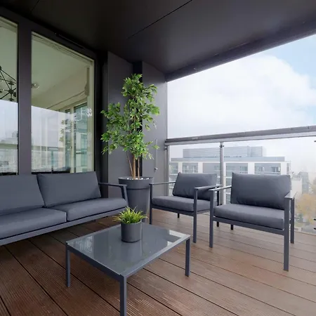 Lux Skyline Mennica With Parking And Ac By Renters Prestige 公寓 华沙