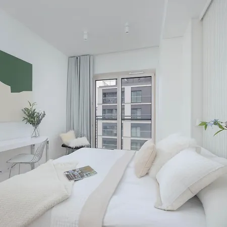 Lux Skyline Mennica With Parking And Ac By Renters Prestige Apartmán *