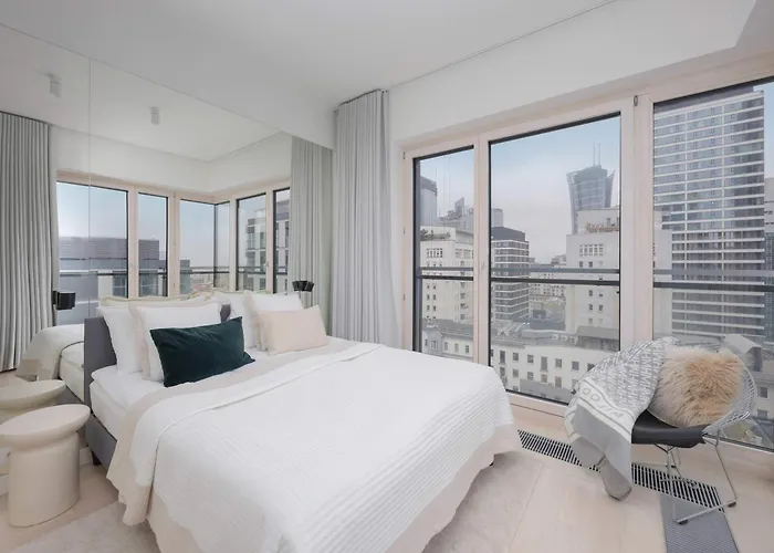 Lux Skyline Mennica With Parking And Ac By Renters Prestige Appartement