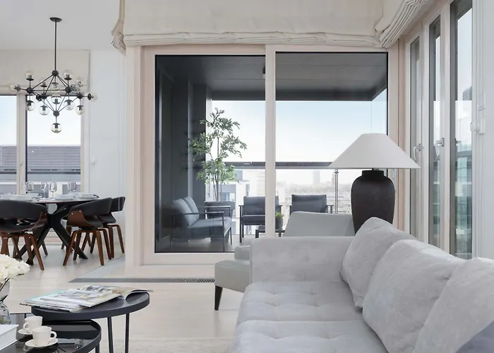 公寓 Lux Skyline Mennica With Parking And Ac By Renters Prestige