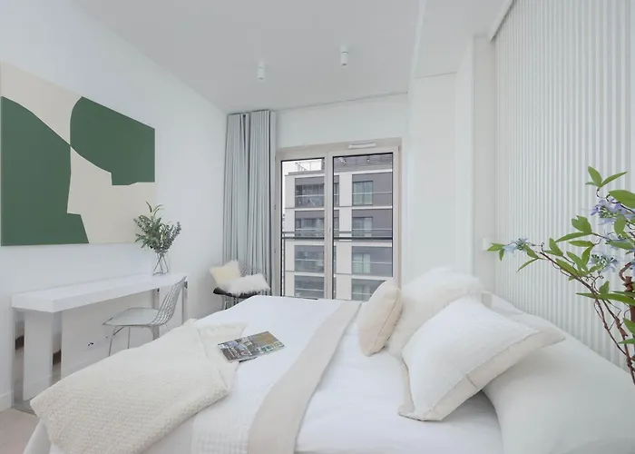 Lux Skyline Mennica With Parking And Ac By Renters Prestige Appartement *