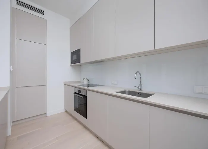 公寓 Lux Skyline Mennica With Parking And Ac By Renters Prestige