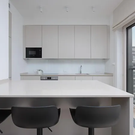 Lux Skyline Mennica With Parking And Ac By Renters Prestige Apartamento