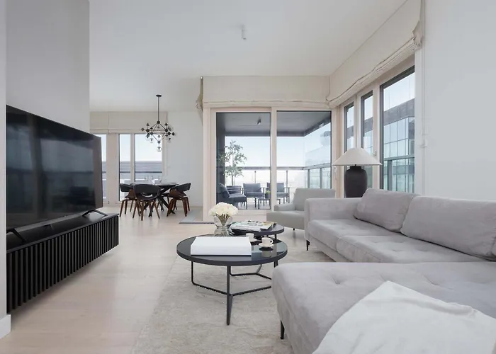 Lux Skyline Mennica With Parking And Ac By Renters Prestige *